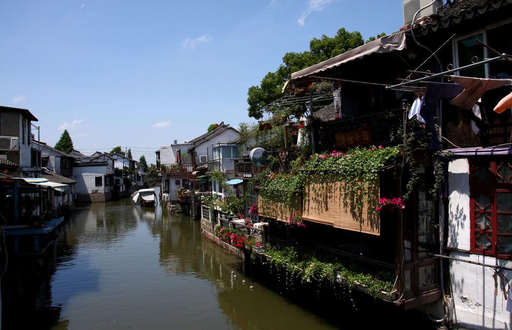 逃离无人大住宅